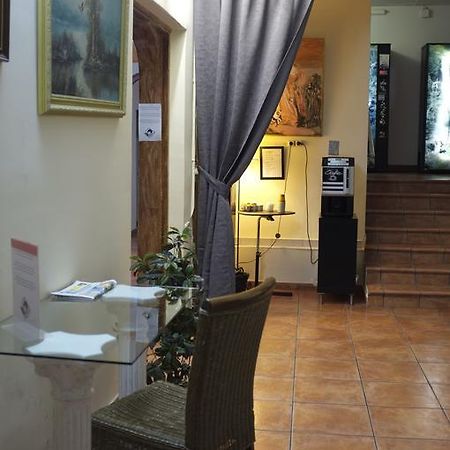 Hostal Europa Barcelona Exterior foto